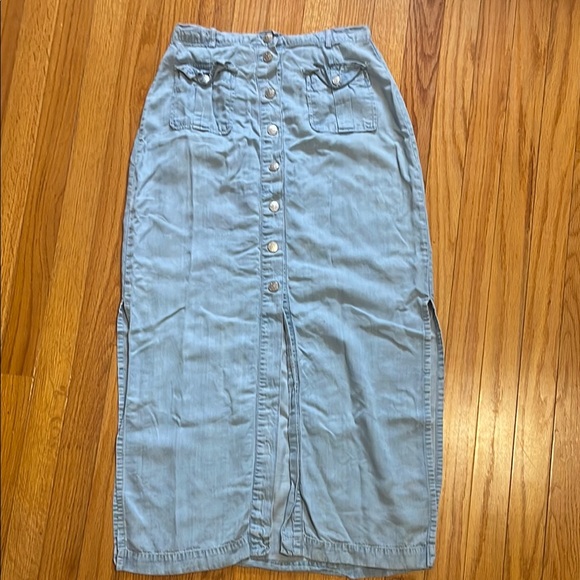 BB Dakota Dresses & Skirts - BB Dakota denim chambray skirt